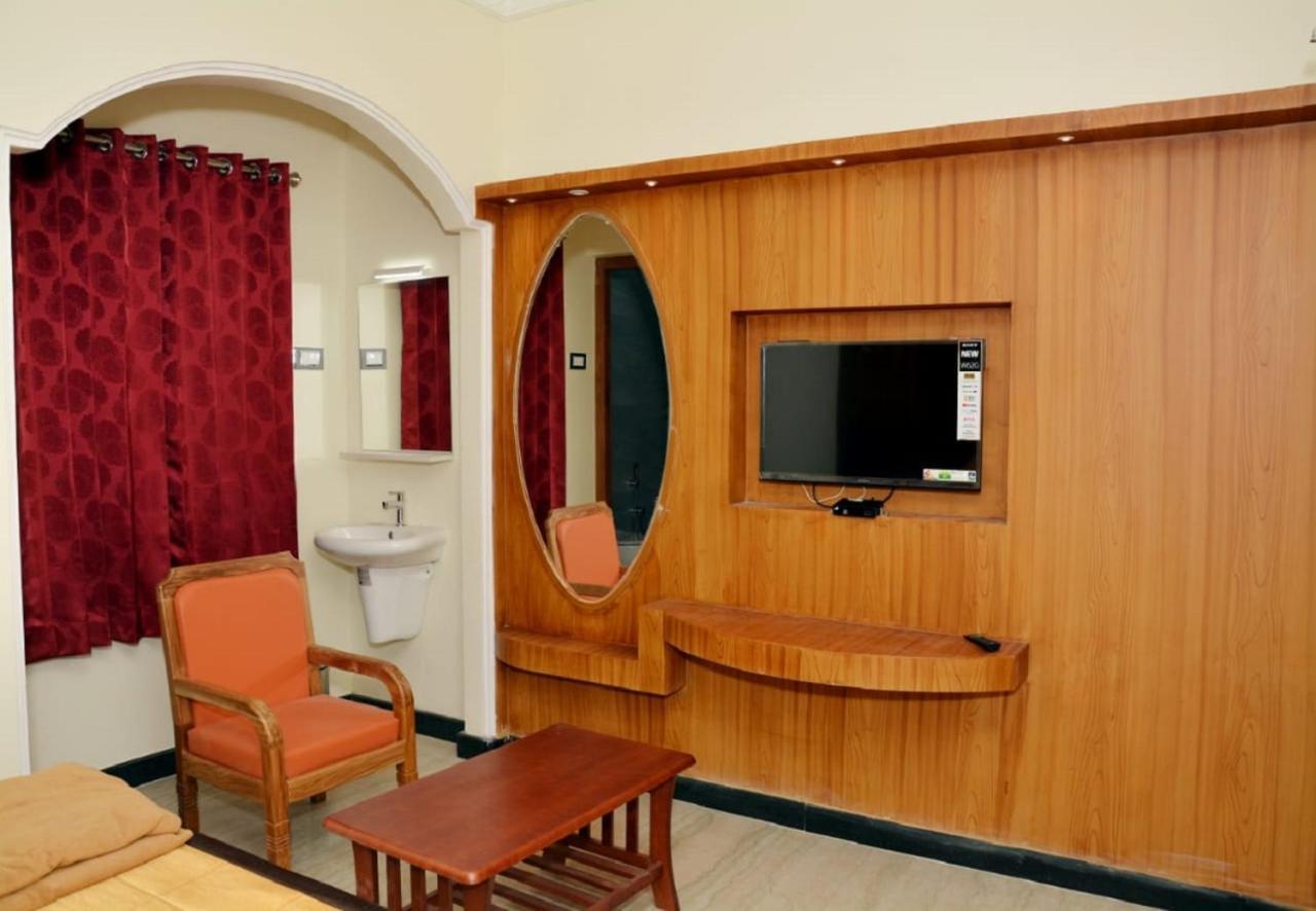 Anandha Grand Lodge Tiruchchendur Exterior photo