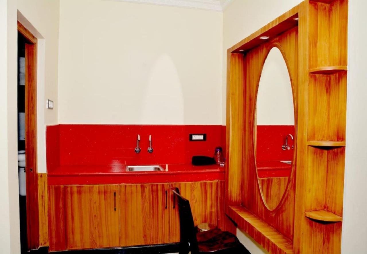 Anandha Grand Lodge Tiruchchendur Exterior photo