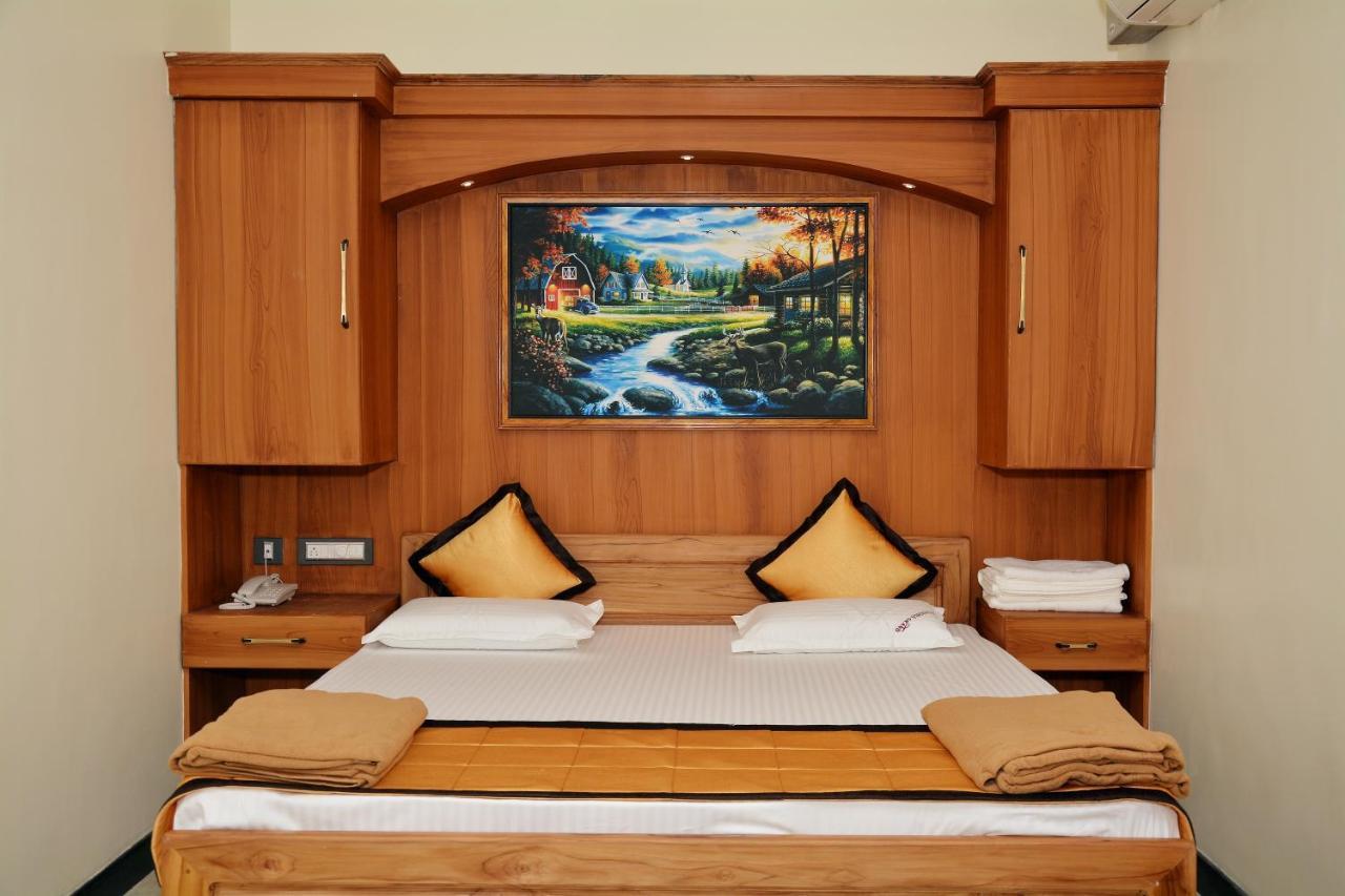 Anandha Grand Lodge Tiruchchendur Exterior photo