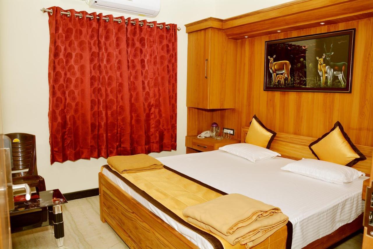 Anandha Grand Lodge Tiruchchendur Exterior photo